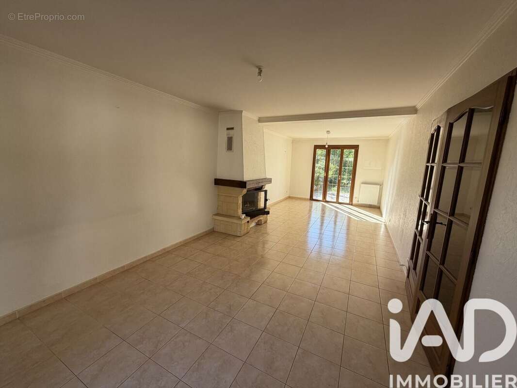 Maison 124 m² à Montcourt-Fromonville  - photo 4