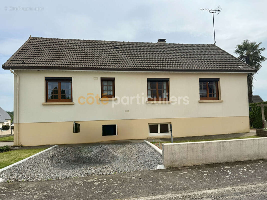 Maison à LA HAYE-PESNEL