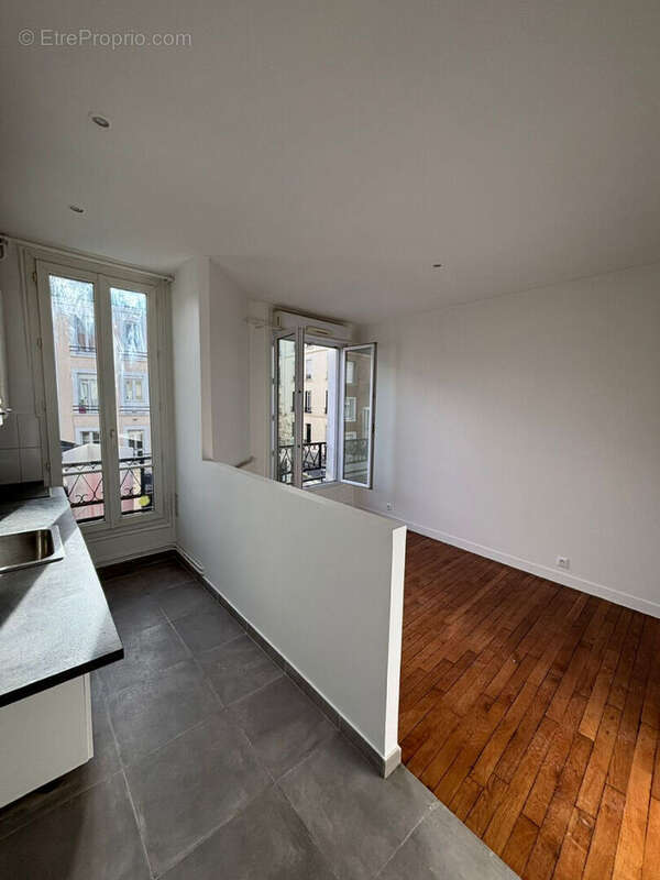 Appartement à COURBEVOIE