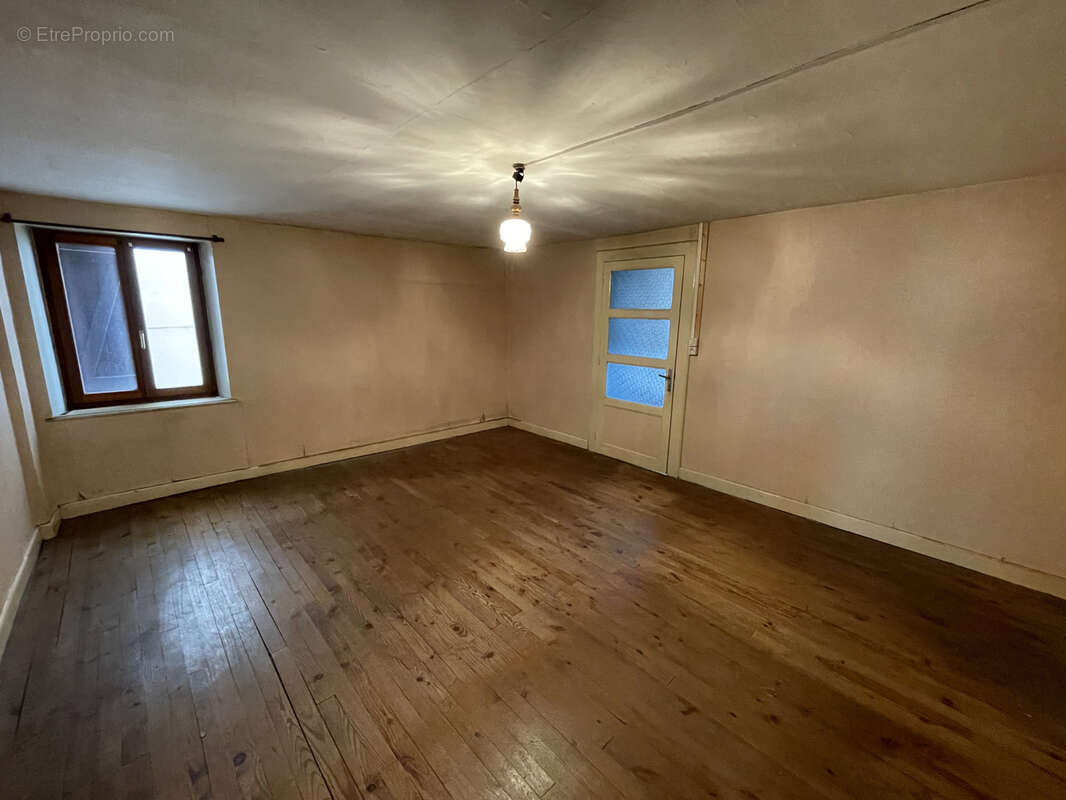 Maison à CHAMPAGNEY