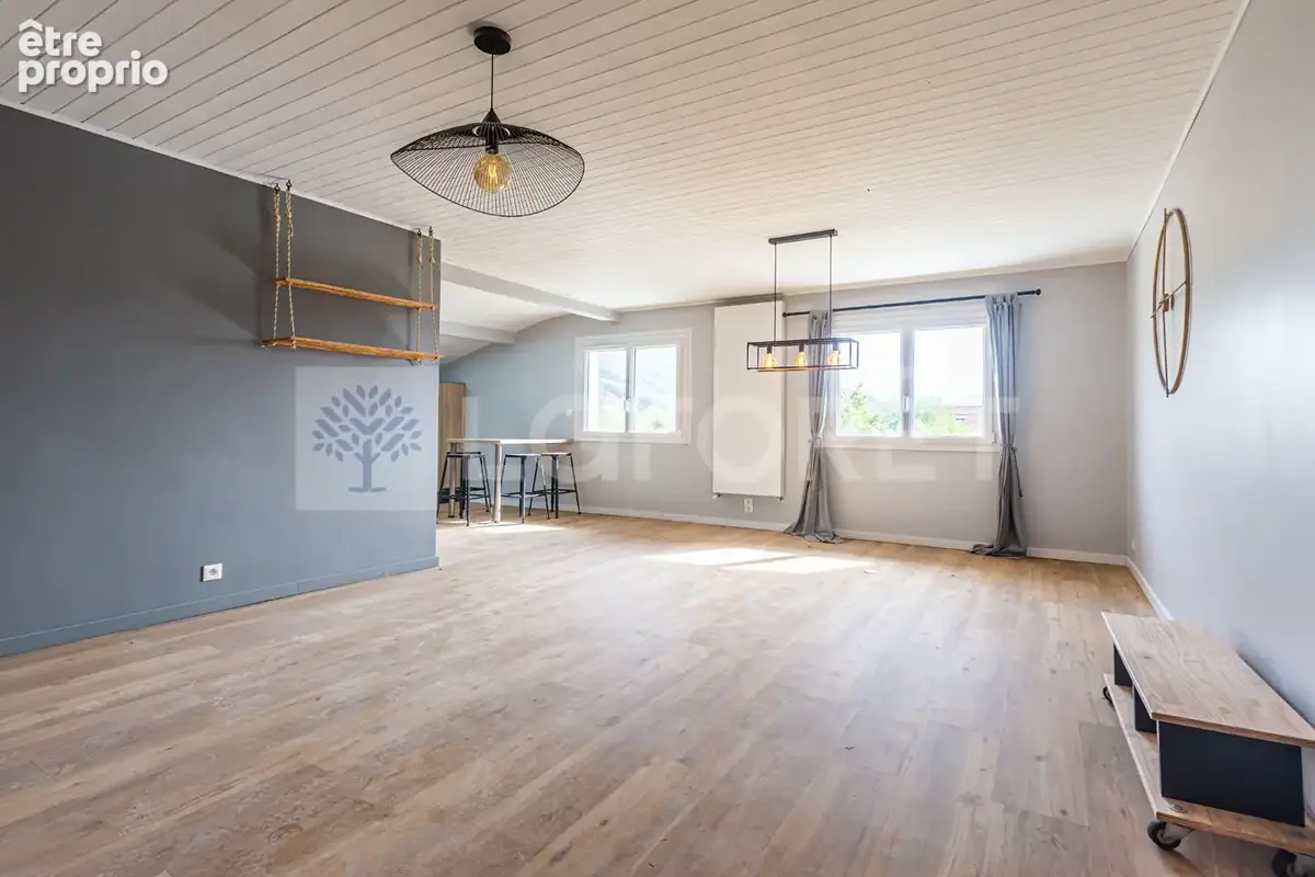 Agence immobiliere laforet - annecy-le-vieux - appartement 115,40m² dans maison - dernier etage - 3 chambres + 1 bureau - sejour - photo 5
