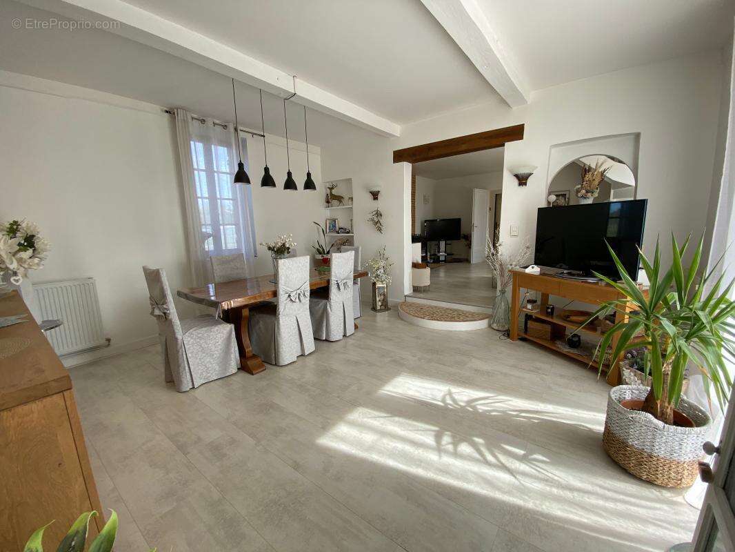 Maison à SAINTE-ALVERE