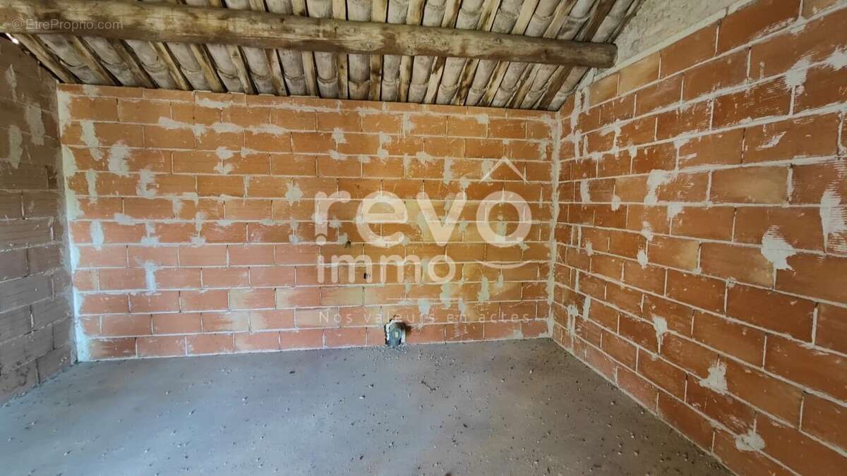 Maison à TRAVAILLAN