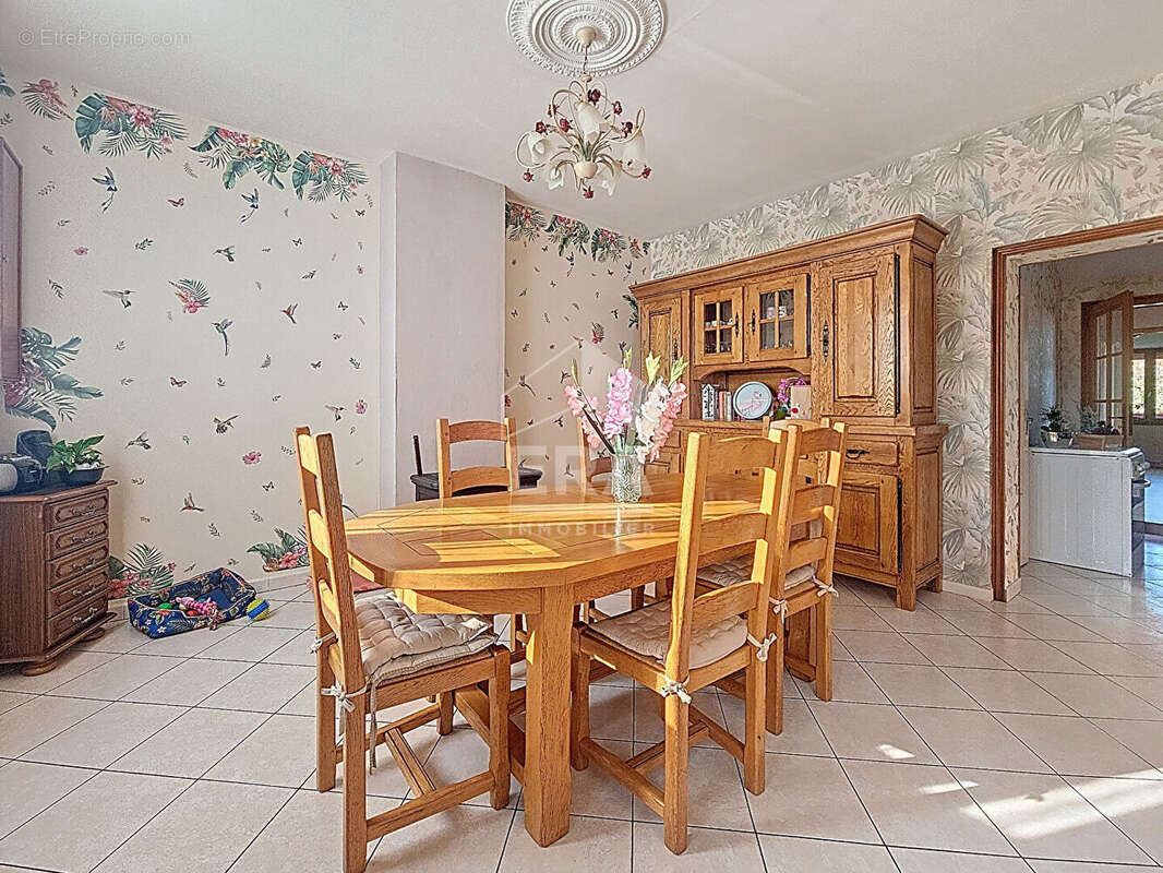 Maison à ESTREE-BLANCHE