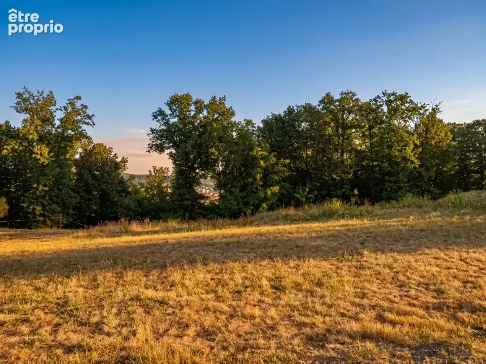 Terrain à NOTRE-DAME-DE-SANILHAC