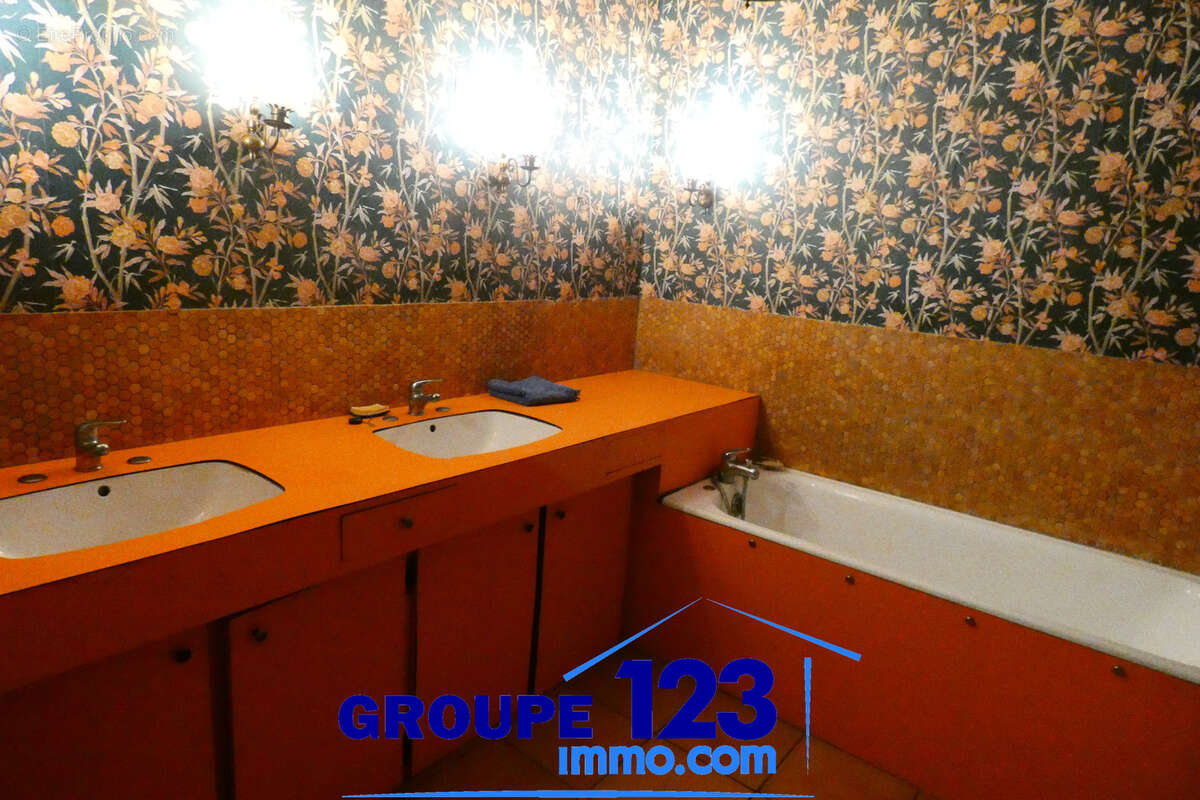 À vendre   Maison spacieuse et idéalement située à Auxerre   162 000 € - photo 3