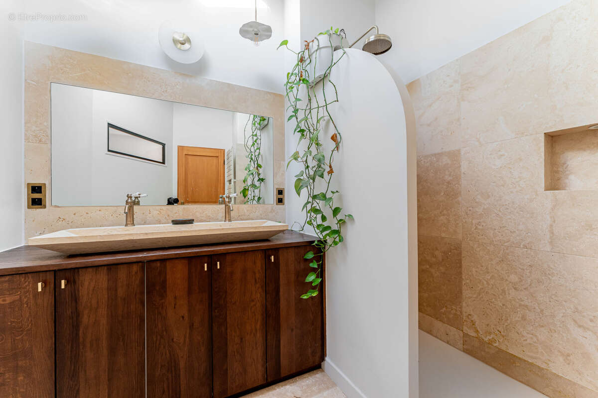 Maison à NEUVILLE-SUR-SAONE