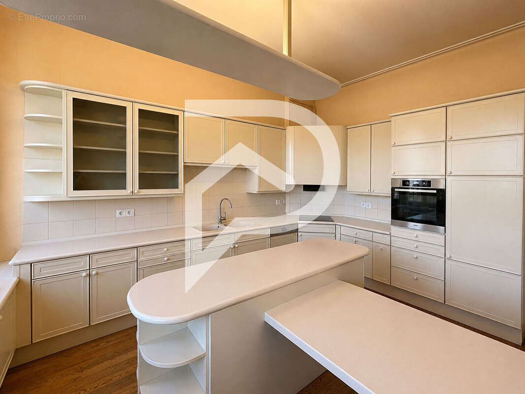 Maison de caractère 9 pièces 322 m² au centre ville de Sarrebourg. - photo 10