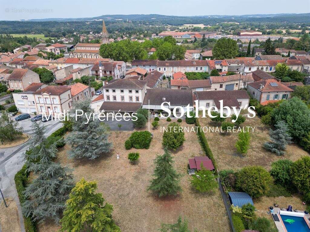 Grande maison de famille au coeur du village - photo 7