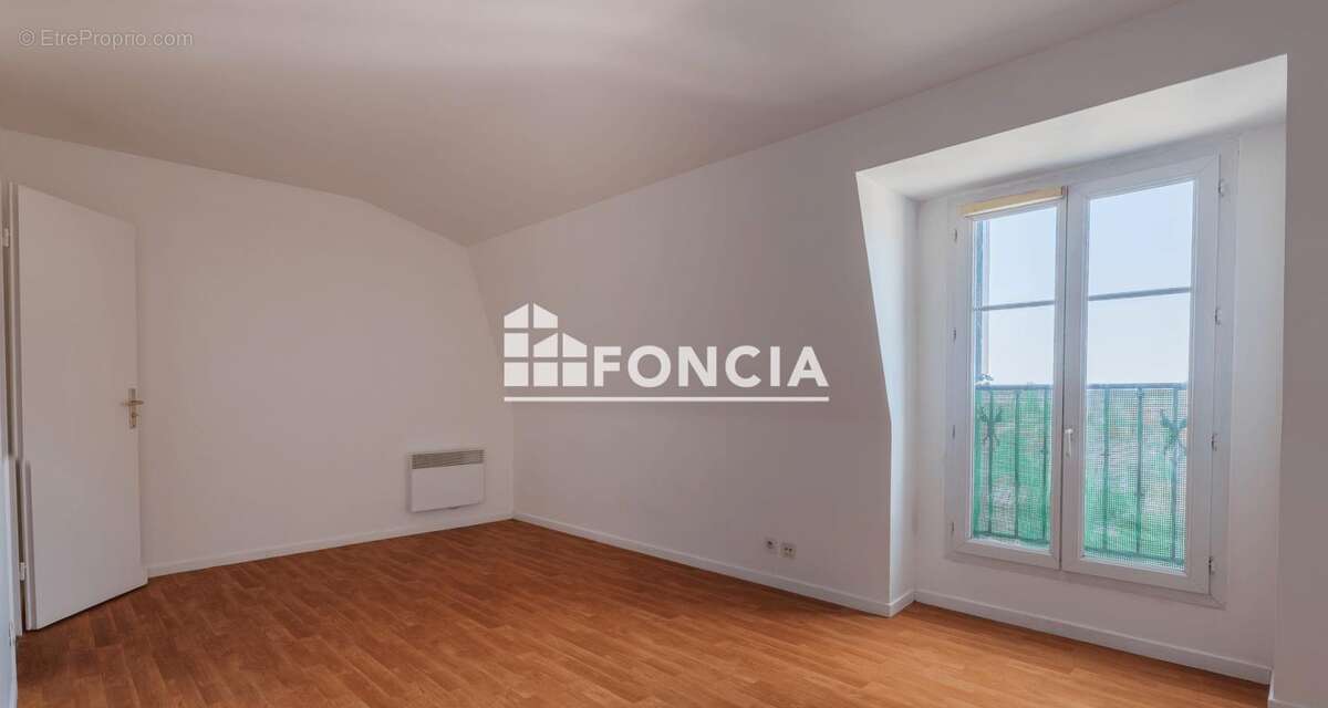 Les pavillons sous bois -duplex t2 – dernier étage avec balcon, parking et cave - photo 7