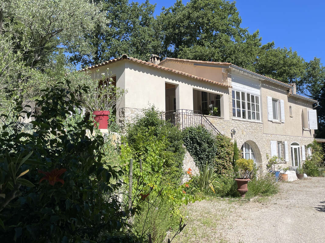 Vaison / maison de caractere / terrain 3000m2 / piscine / vue ventoux - photo 10