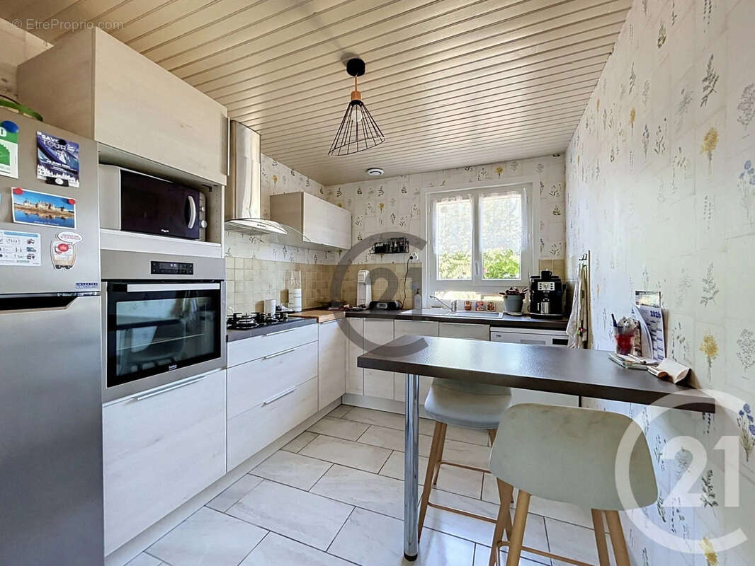 Maison 100 m² à La Brosse-Montceaux  - photo 5