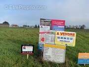 Terrain à LA CHAPELLE-SAINT-FLORENT