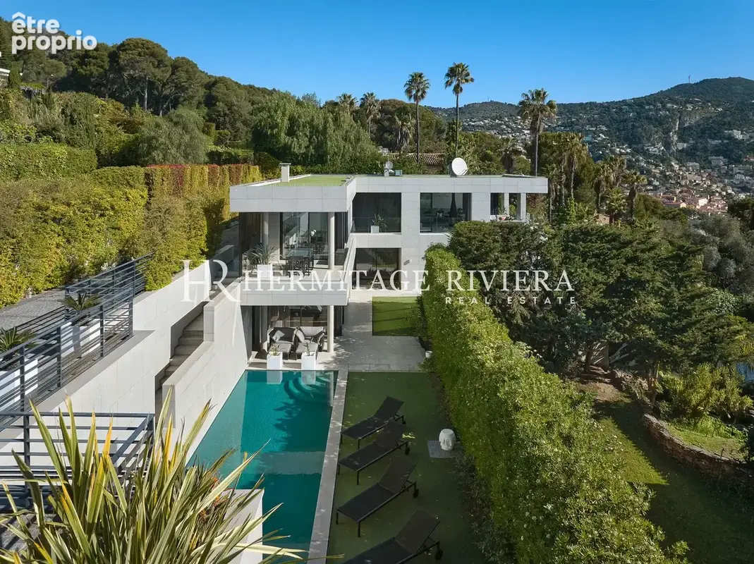 façade of contemporary villa for sale in Nice
