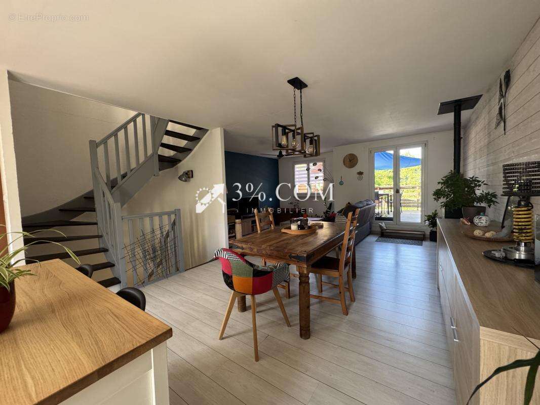 3%COM Charmant triplex avec 3 chambres  - 2 terrasses - gara - photo 5