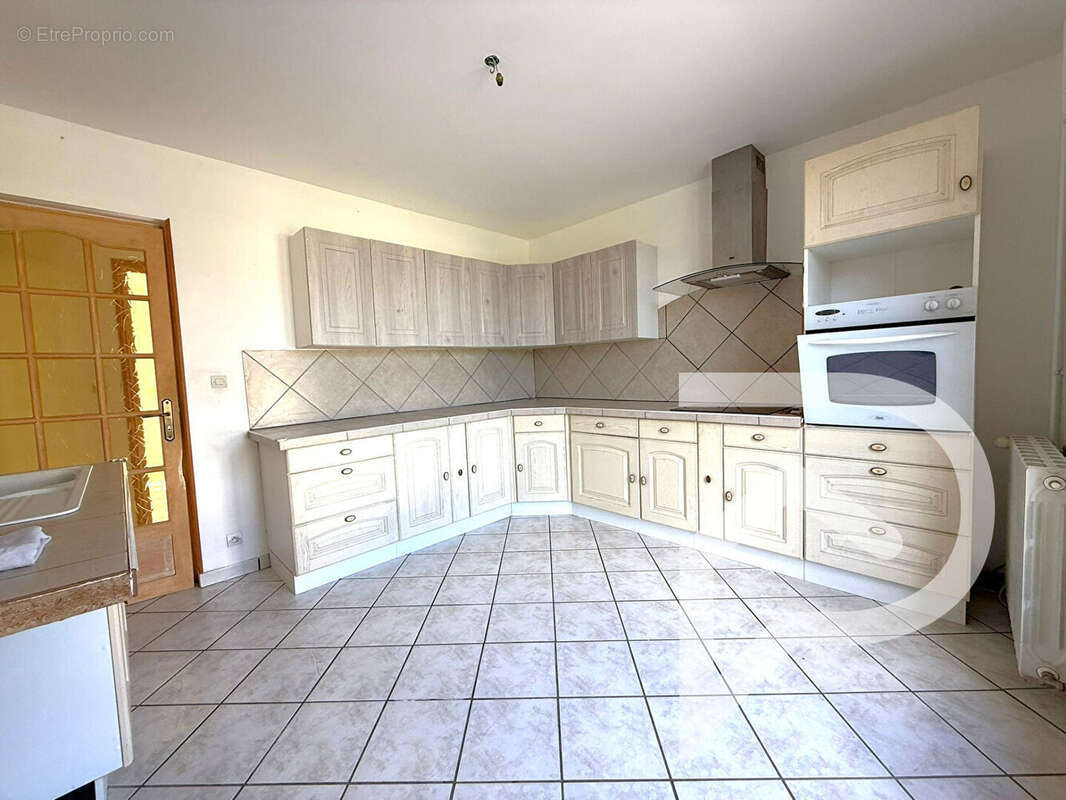 Maison à ESTREES-SAINT-DENIS