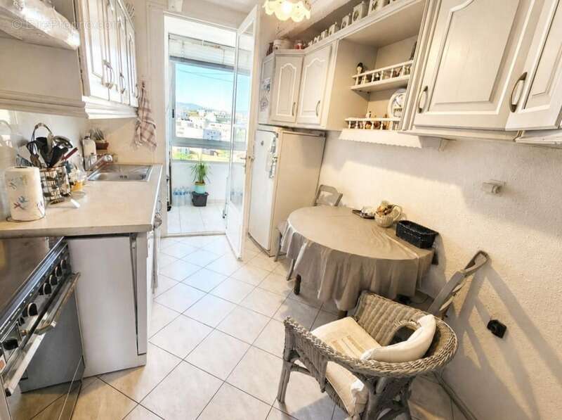Appartement à MARSEILLE-5E