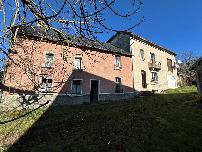 Maison à SAINT-GERVAIS-D'AUVERGNE