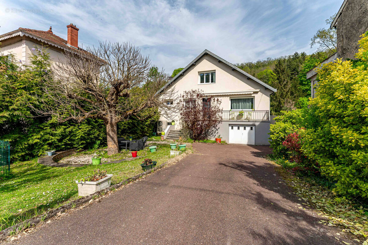 Maison à BOURGOIN-JALLIEU