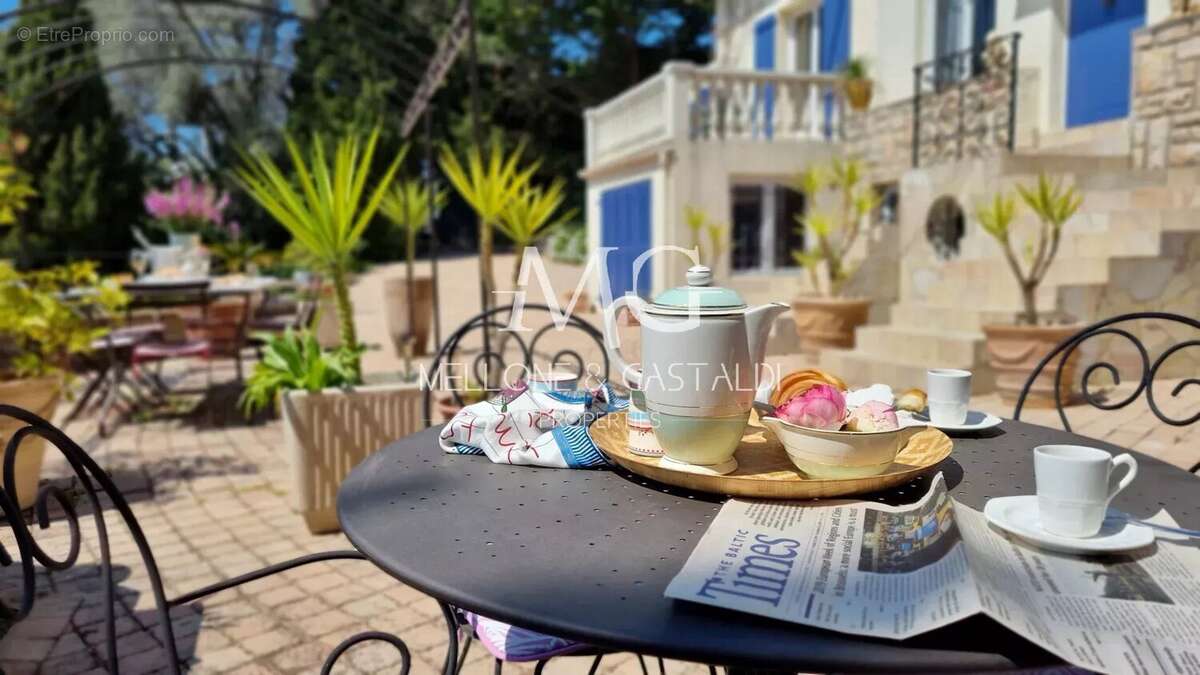 Maison à LE CANNET