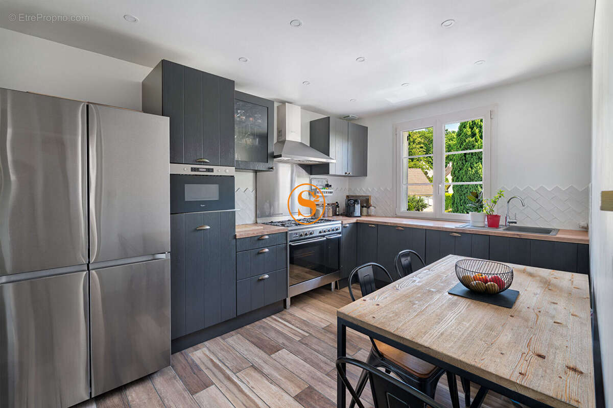 Maison à VERNEUIL-EN-HALATTE
