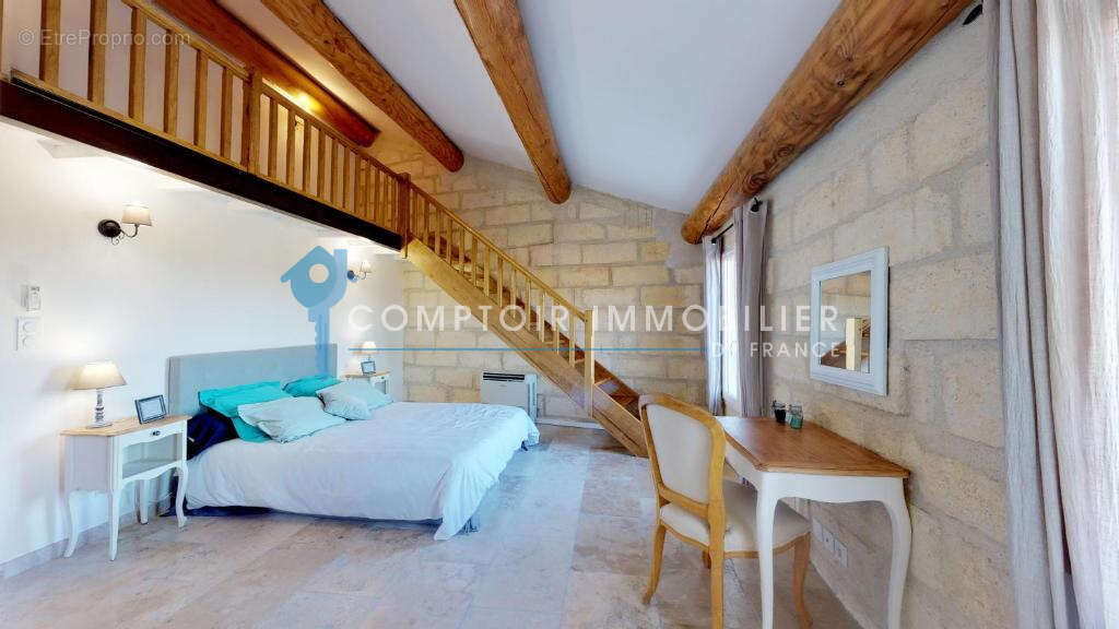 Appartement à SAINT-PIERRE-DE-MEZOARGUES