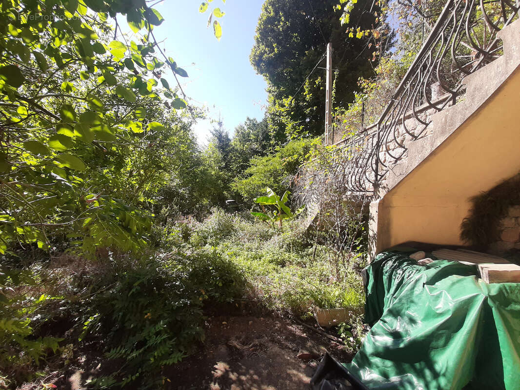 Maison à SAINT-GENEST-LACHAMP