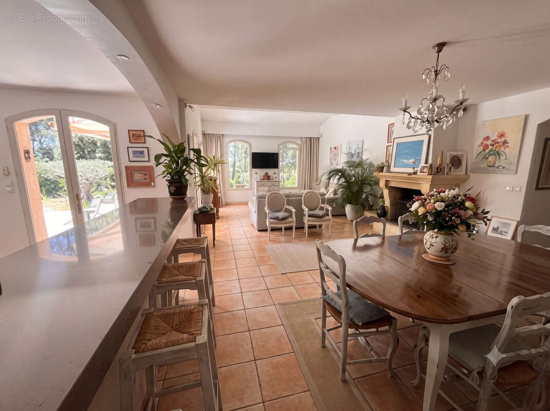 Maison à BOUC-BEL-AIR