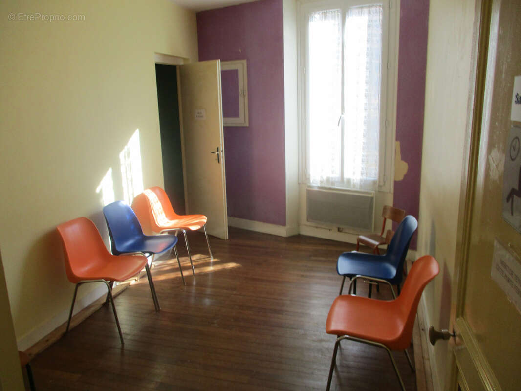 Centre Couhé. - photo 8