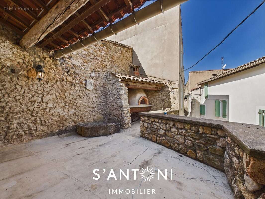 Coup de cur  Maison de village authentique avec terrasse unique à Puissalicon - photo 3