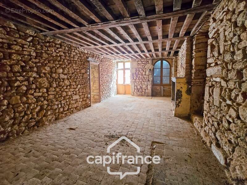 LORMES (Morvan) – Ancien hôtel particulier du XVIIIᵉ siècle – 780 m² de caractère à restaurer - photo 11