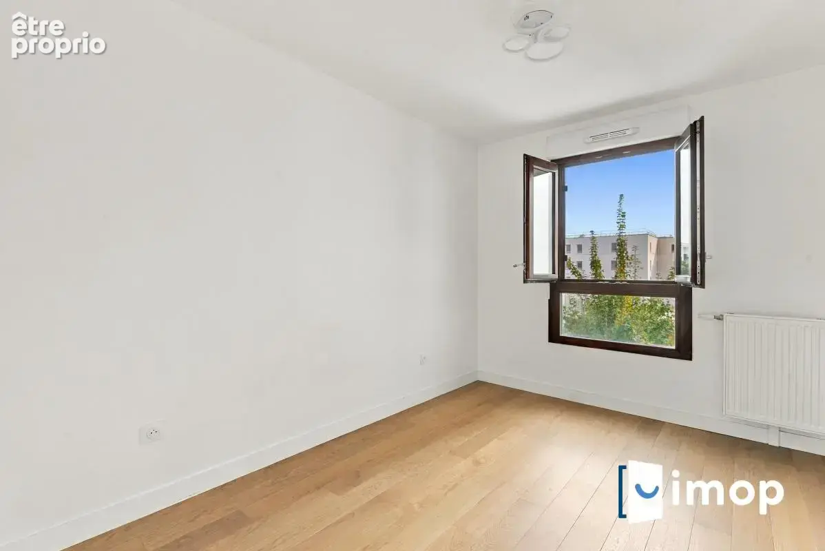 À 5 min du métro Basilique, superbe duplex T4 de 85m² avec terrasse arborée de 26m² - photo 10