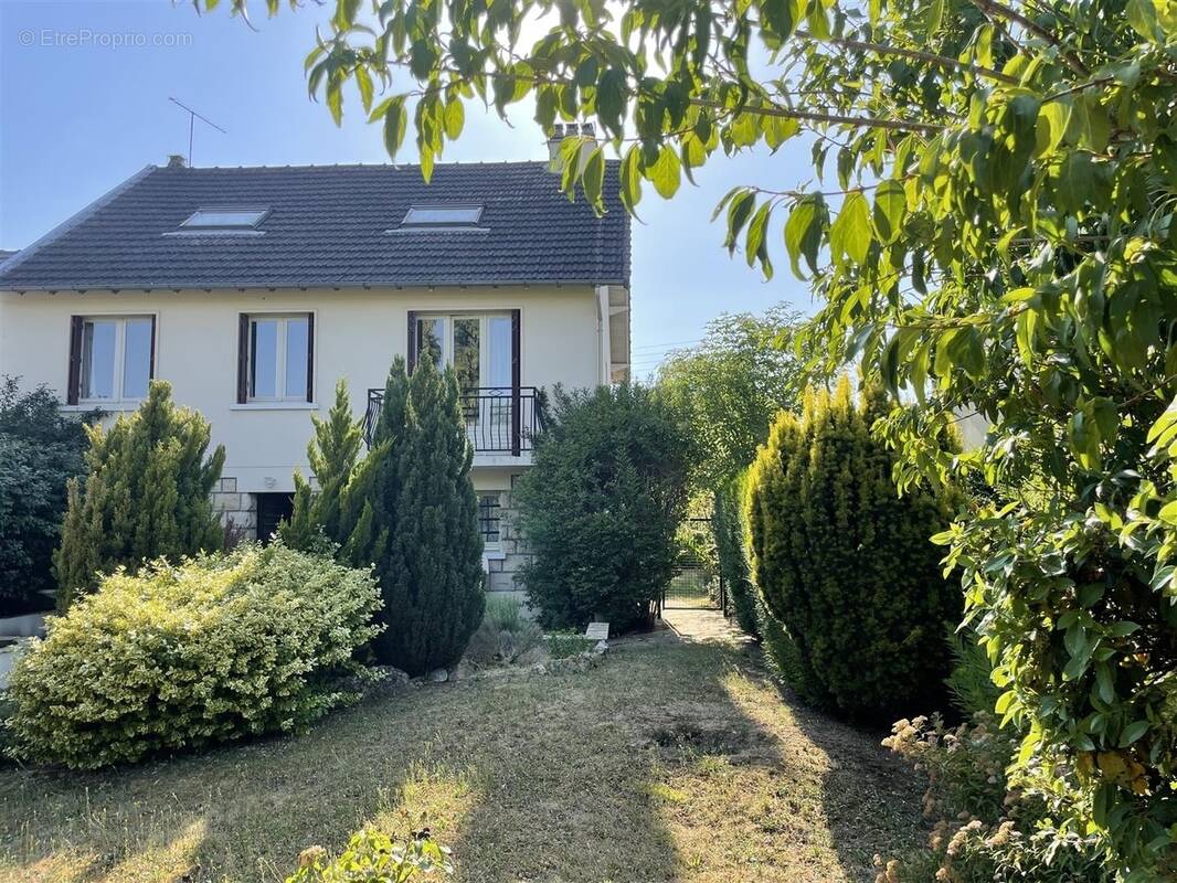 Maison à PONTAULT-COMBAULT