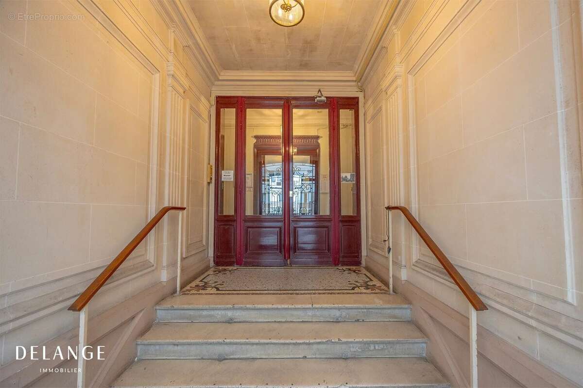 Eglise Jeanne d'Arc - Superbe duplex de 145,42 m² avec balcons - photo 24