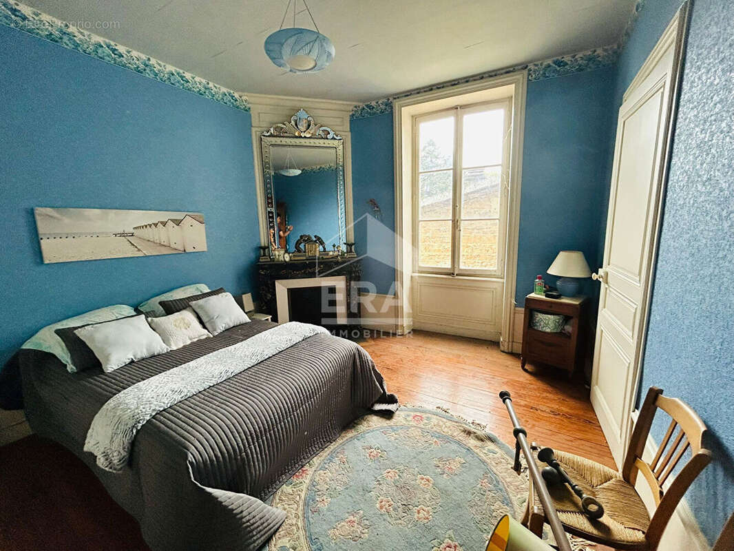 Maison à JUJURIEUX