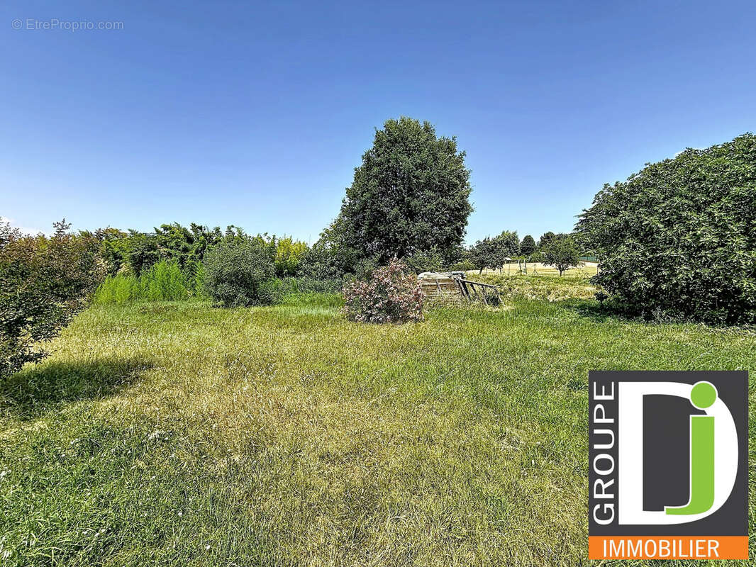 Terrain 1750 m² à Cliousclat  - photo 2