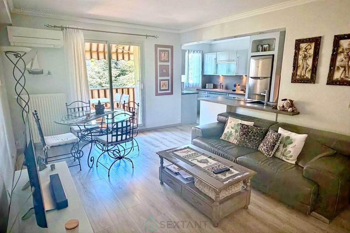 Appartement à SAINT-LAURENT-DU-VAR