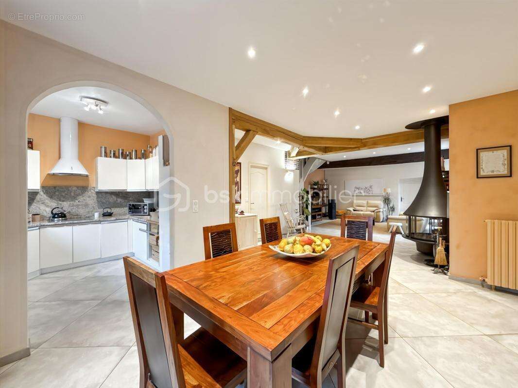 Maison à PLESSIS-SAINT-JEAN