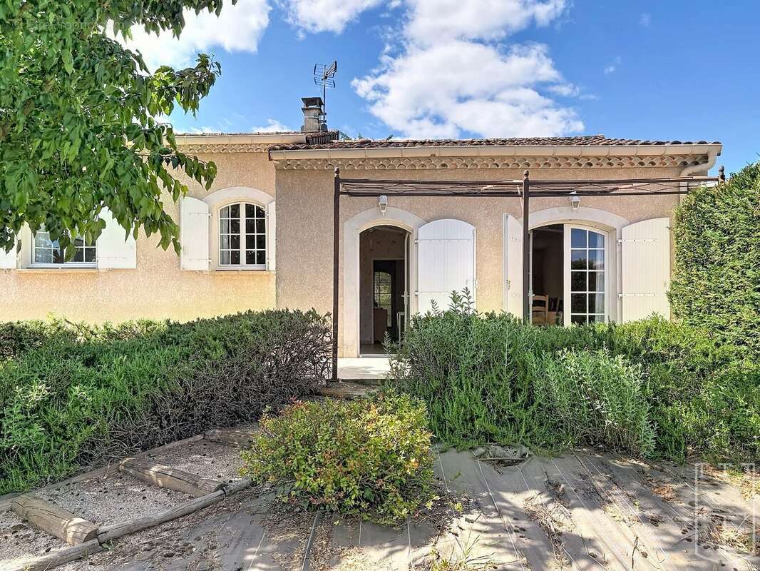 Maison à RUOMS