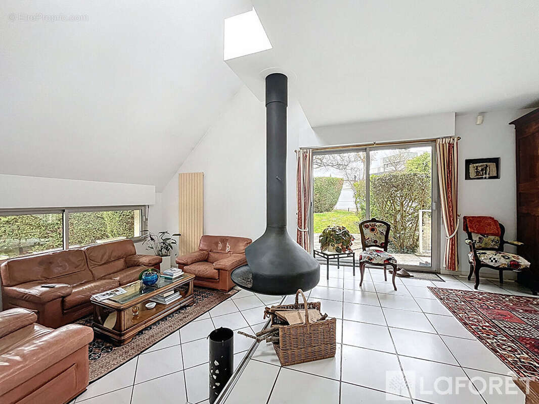 Maison à LA VILLE-DU-BOIS