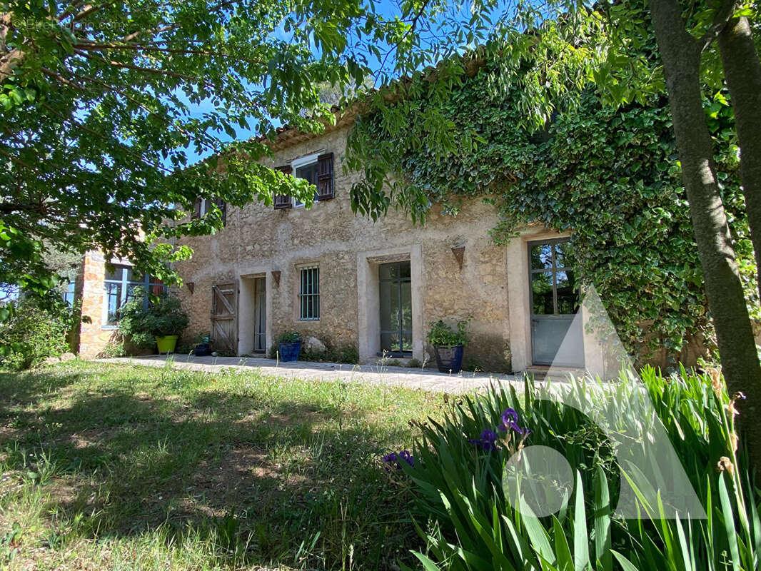 Maison à ENTRECASTEAUX