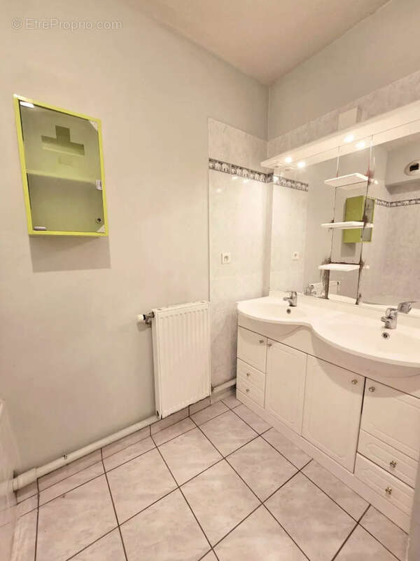 Appartement à ANSE