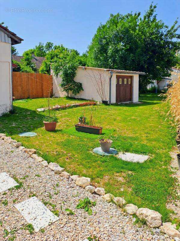 Maison à ECURY-SUR-COOLE