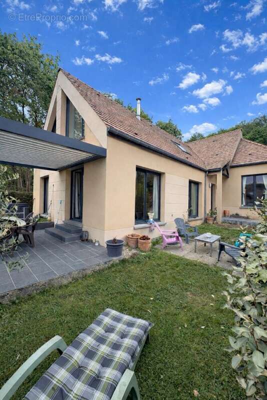 Maison à CHATEAUFORT