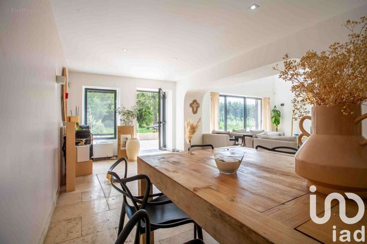 Maison 500 m² à Rognonas  - photo 6