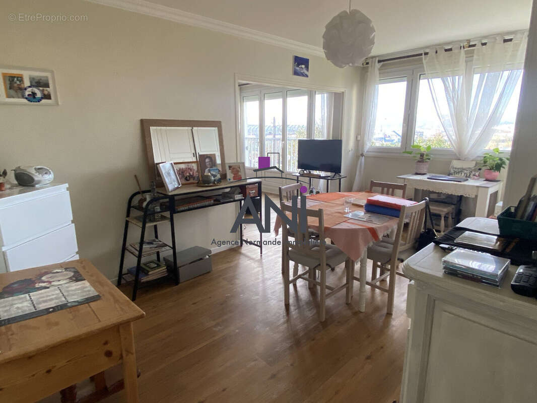 Appartement à GREGES