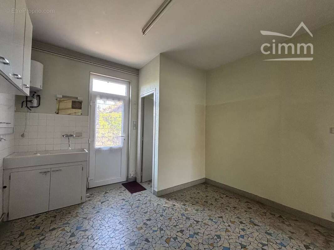 Maison à DOMPIERRE-SUR-BESBRE