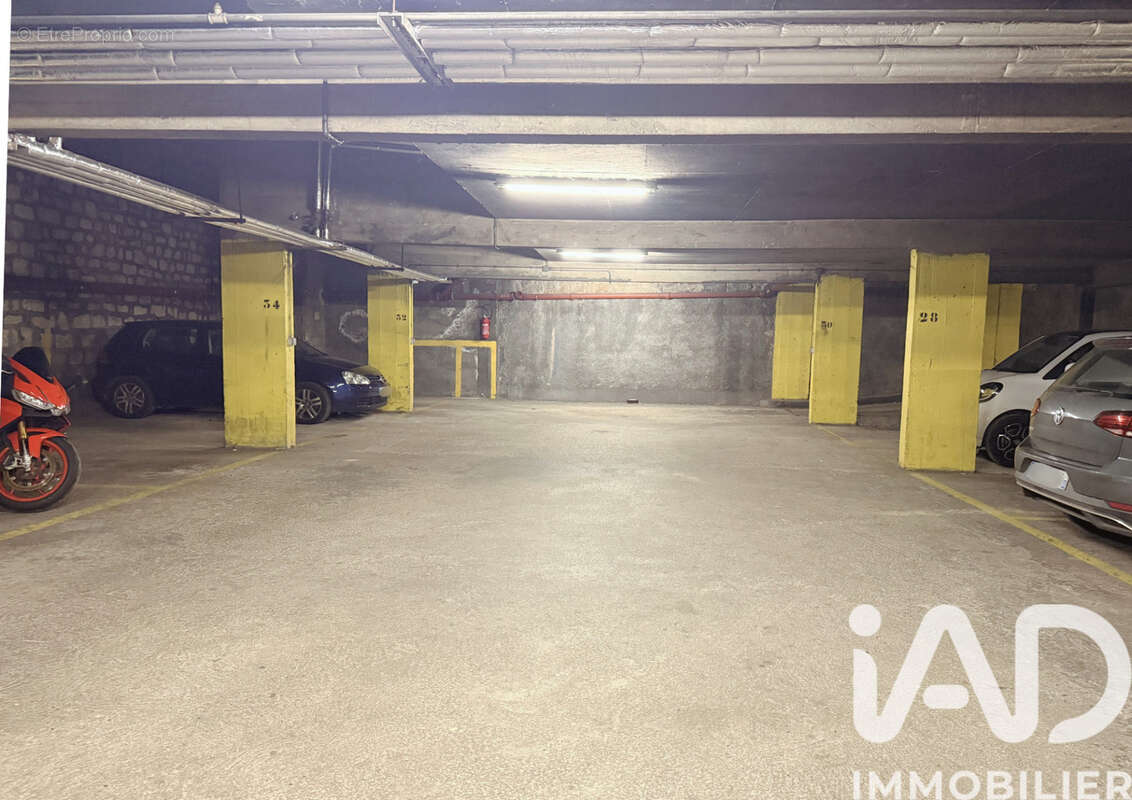 Photo 4 - Parking à PARIS-20E
