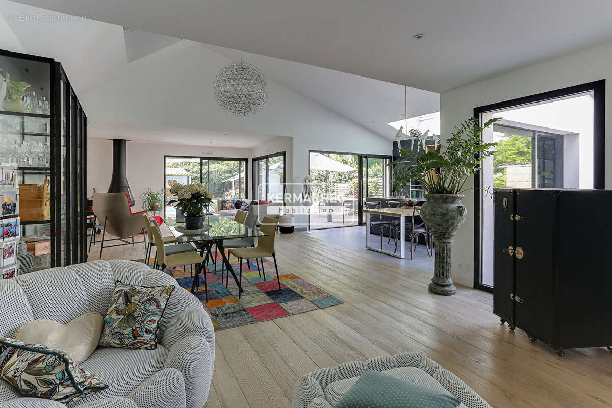 Maison SAINTE THÉRÈSE Rennes 6 pièce(s) 135 m2 - photo 6