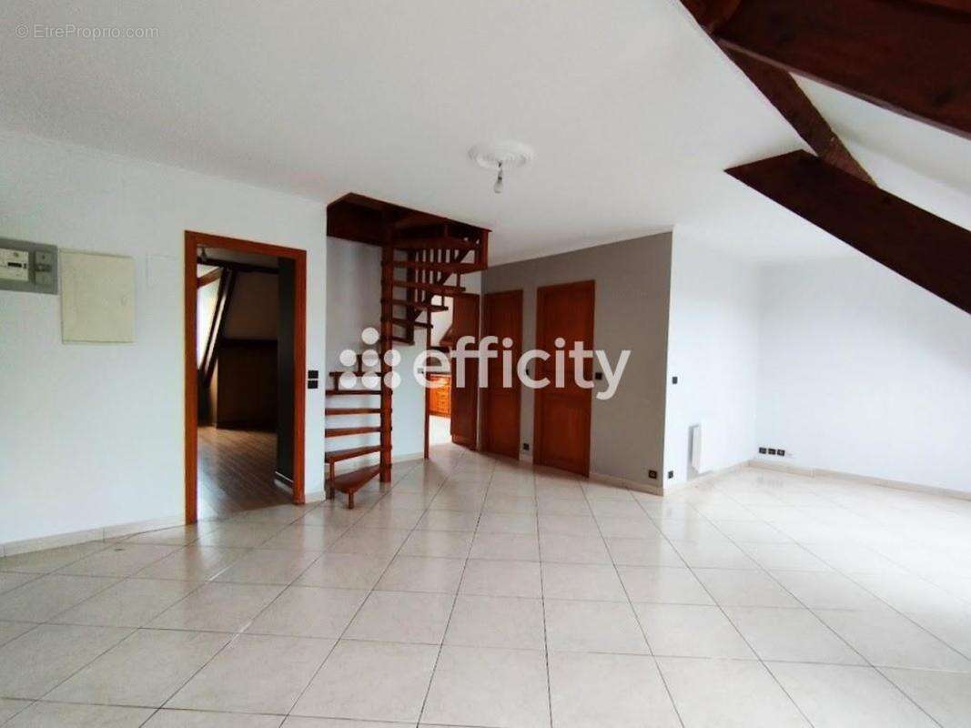 Appartement à SAINTE-MESME